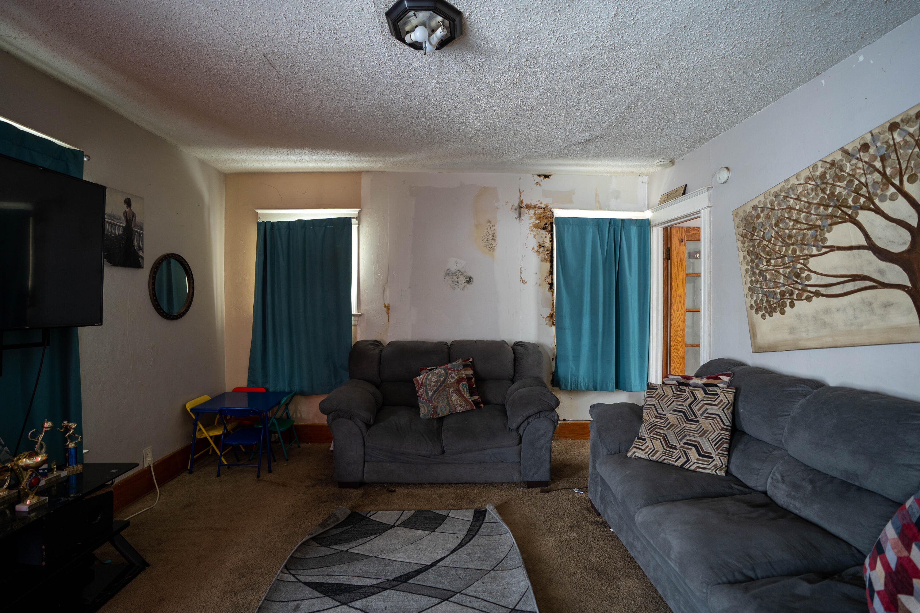 1525 W Saginaw Street