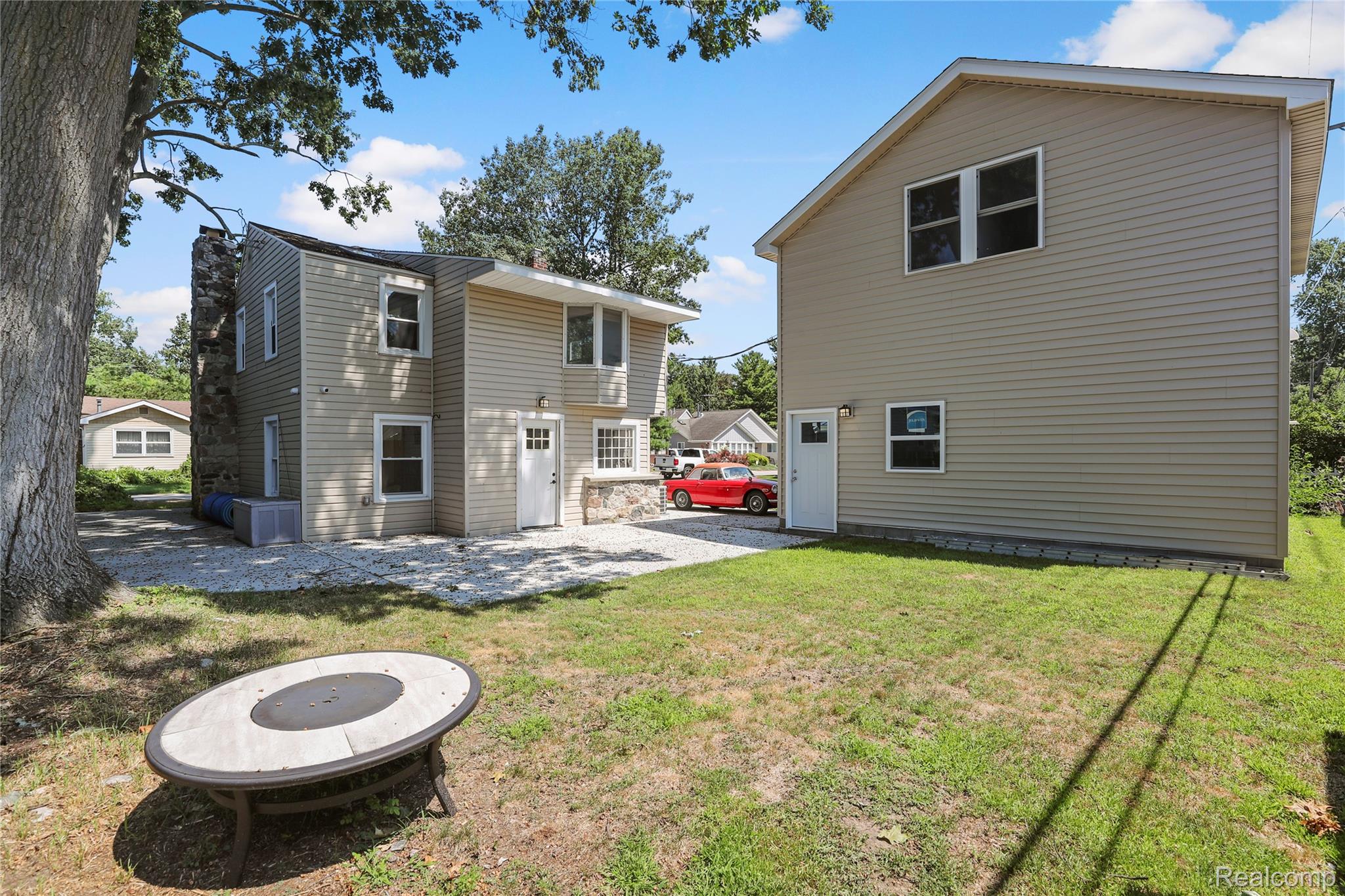 3051 Elmwood Drive