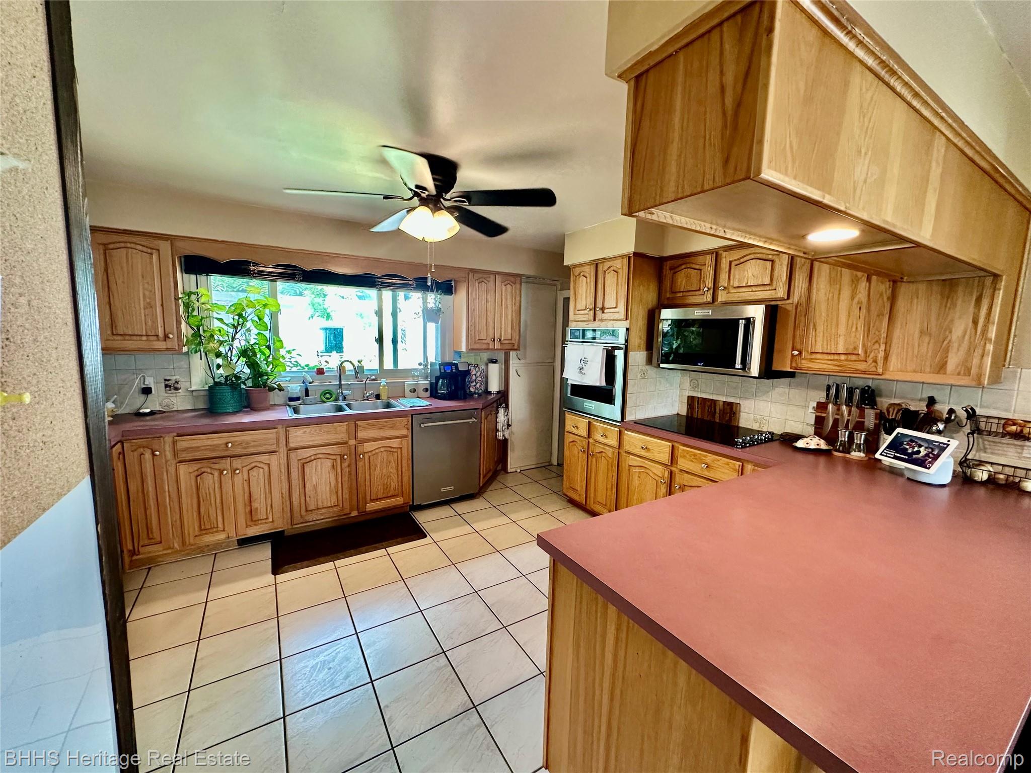 Durand City, Michigan 48429, United States, 4 Bedrooms Bedrooms, ,2 BathroomsBathrooms,Residential,Pending,200269