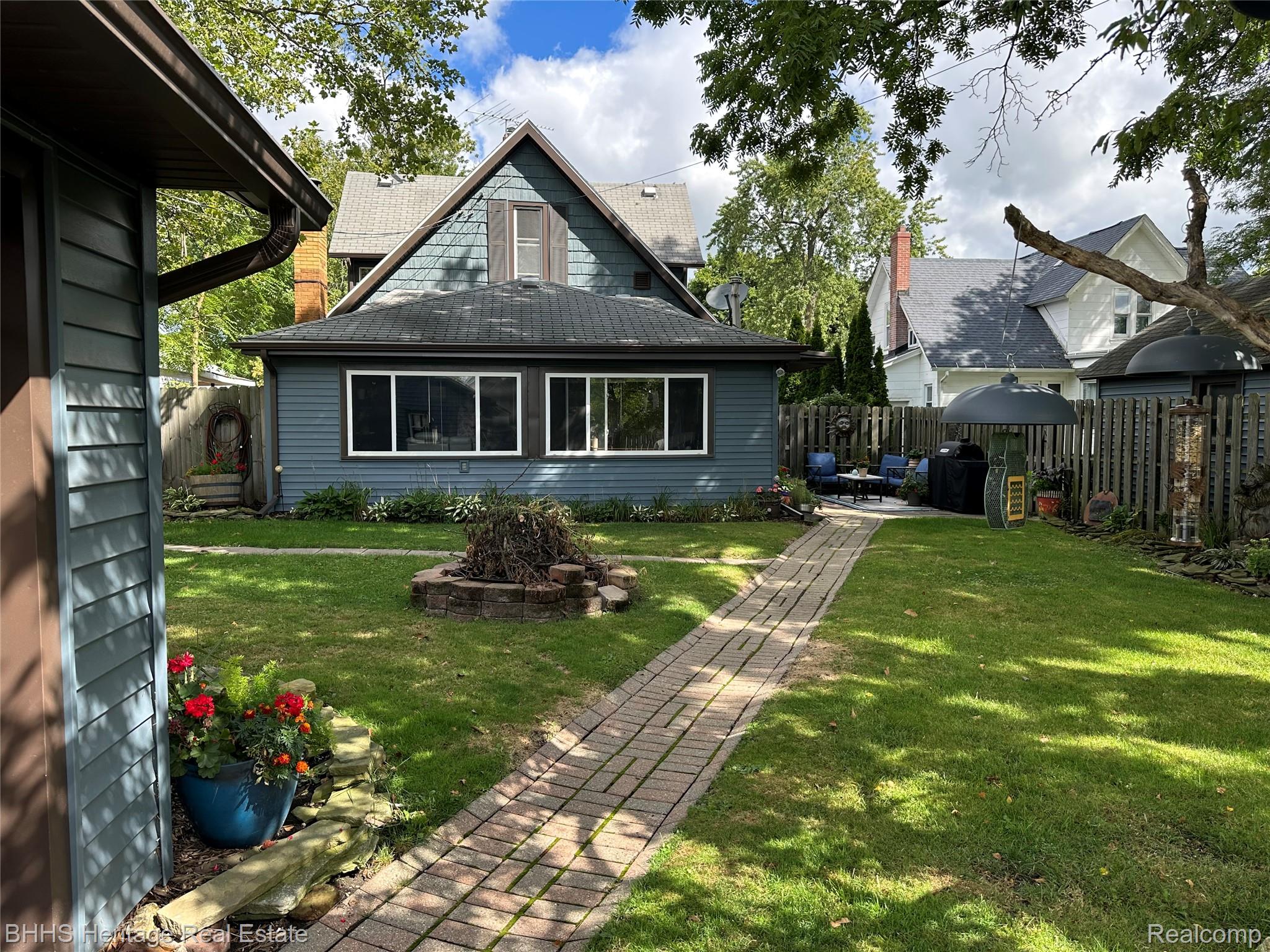 Durand City, Michigan 48429, United States, 4 Bedrooms Bedrooms, ,2 BathroomsBathrooms,Residential,Pending,200269