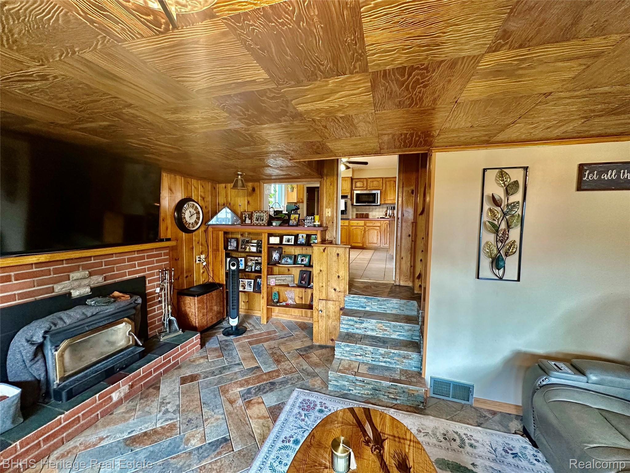 Durand City, Michigan 48429, United States, 4 Bedrooms Bedrooms, ,2 BathroomsBathrooms,Residential,Pending,200269