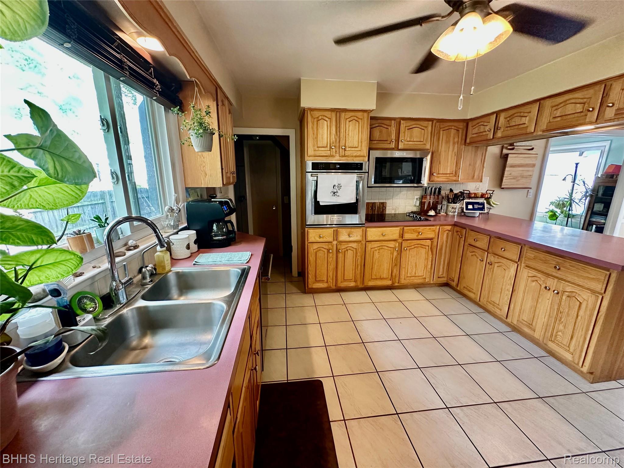 Durand City, Michigan 48429, United States, 4 Bedrooms Bedrooms, ,2 BathroomsBathrooms,Residential,Pending,200269