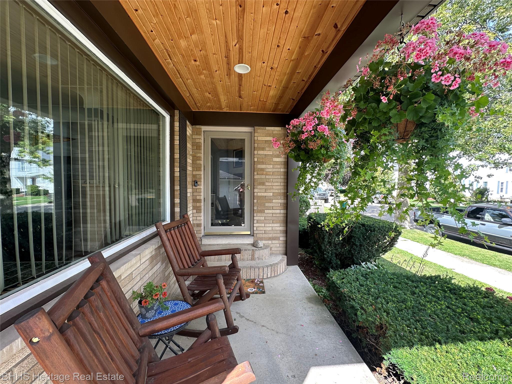 103 W Oakland Street W