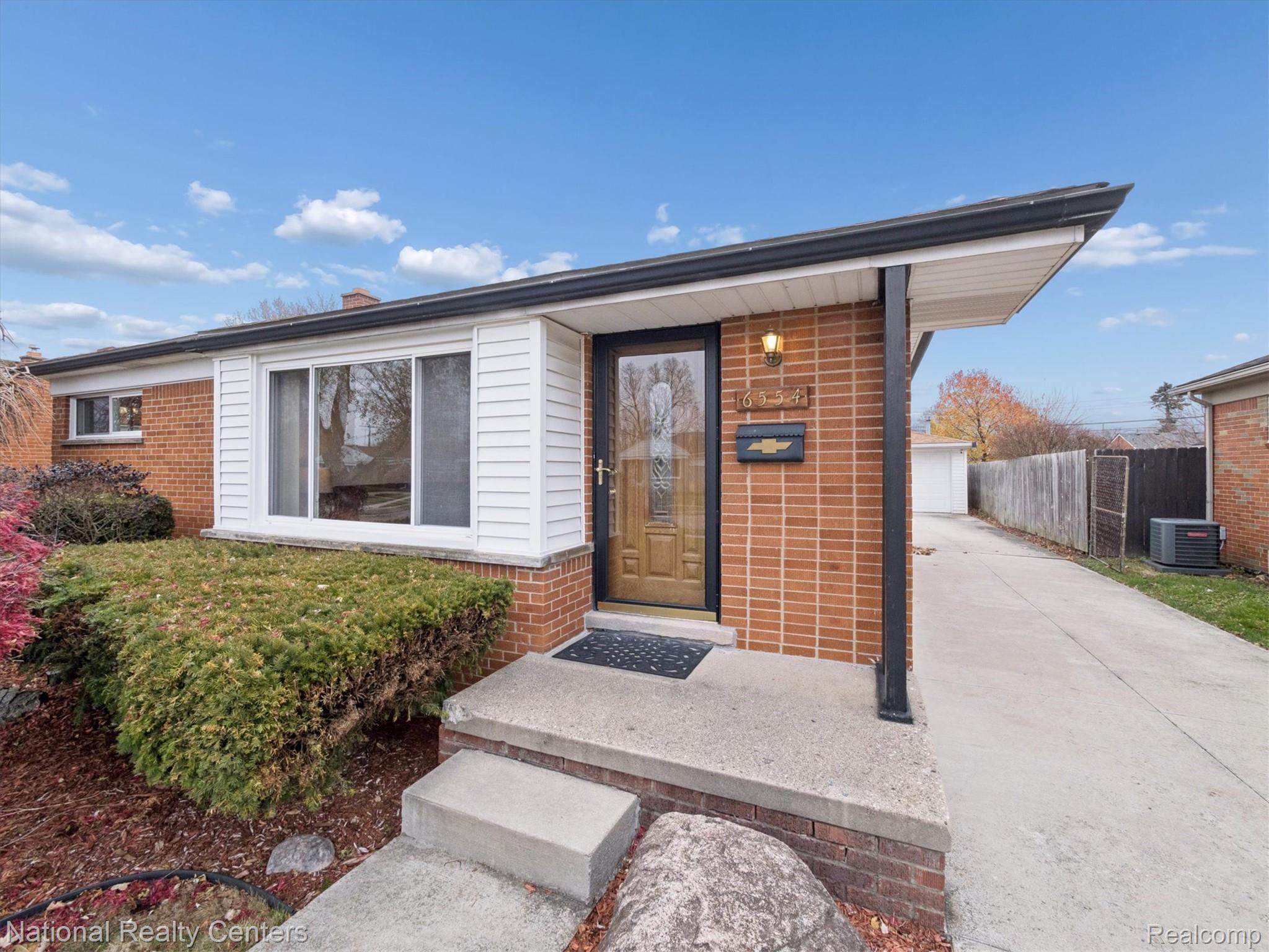 6554 Cardwell Street