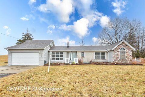 Photo of 4940 Coralberry Road, Saginaw Charter Township, MI 48604 (MLS # 61050201541)