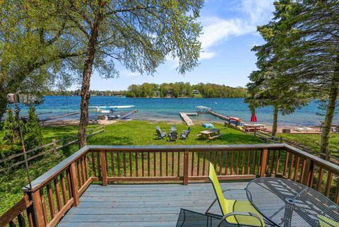 Photo of 286 Neuman Street, Garfield Charter Township, MI 49685 (MLS # 78080068759)