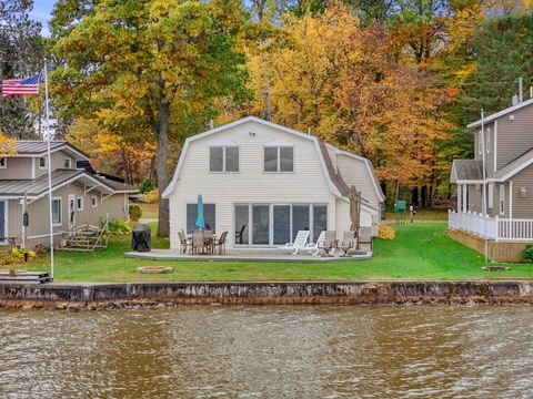 140 Forest Lawn Cherry Grove Township MI 49601