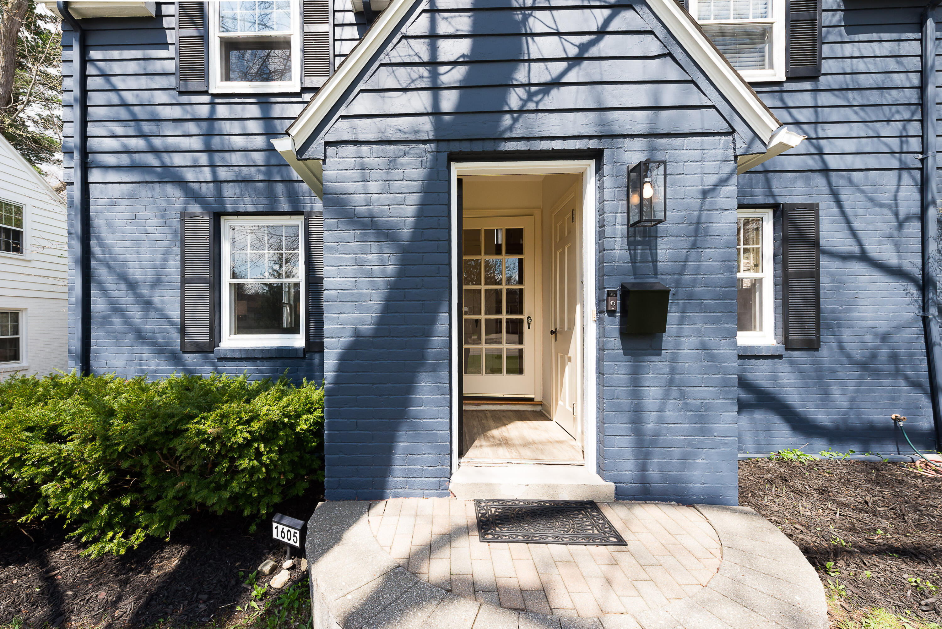 1605 E Stadium Boulevard