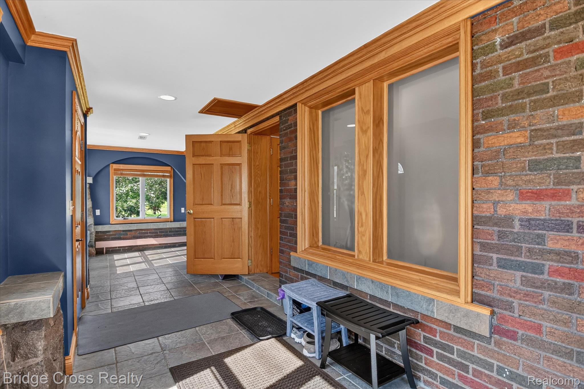 285 E Long Lake