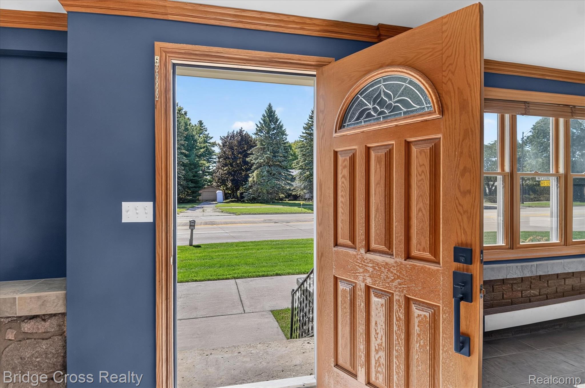 285 E Long Lake