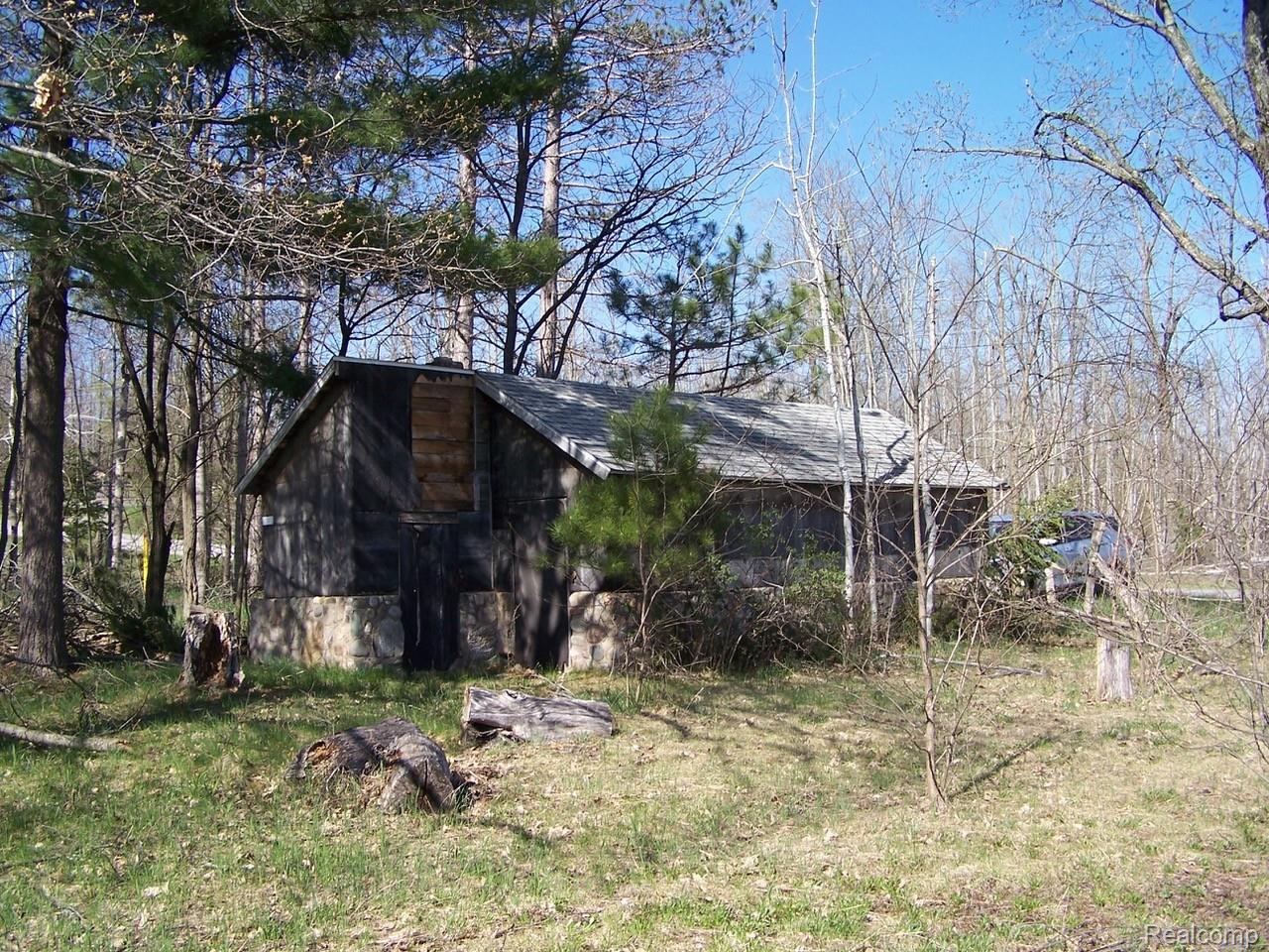 2720 Sawyer Road