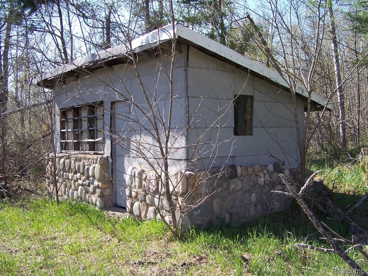 2720 Sawyer Road
