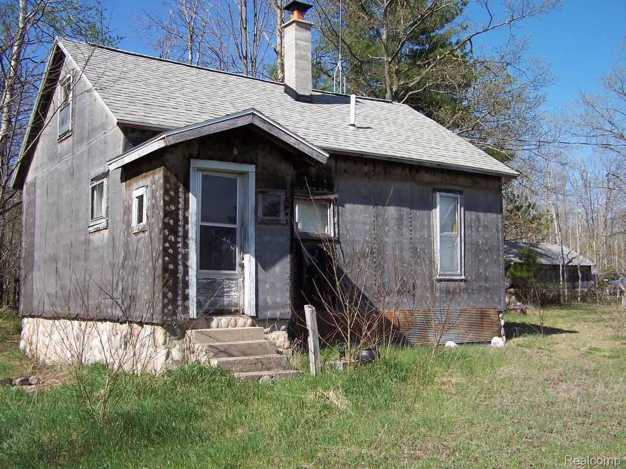2720 Sawyer Road