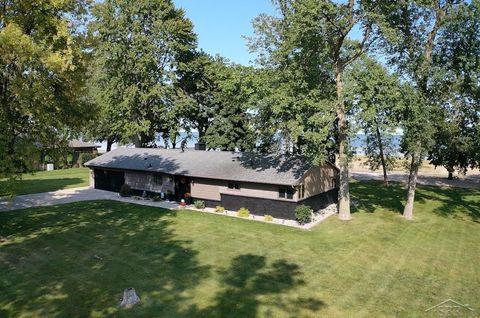 44 N Linwood Beach Road Fraser Township MI 48634