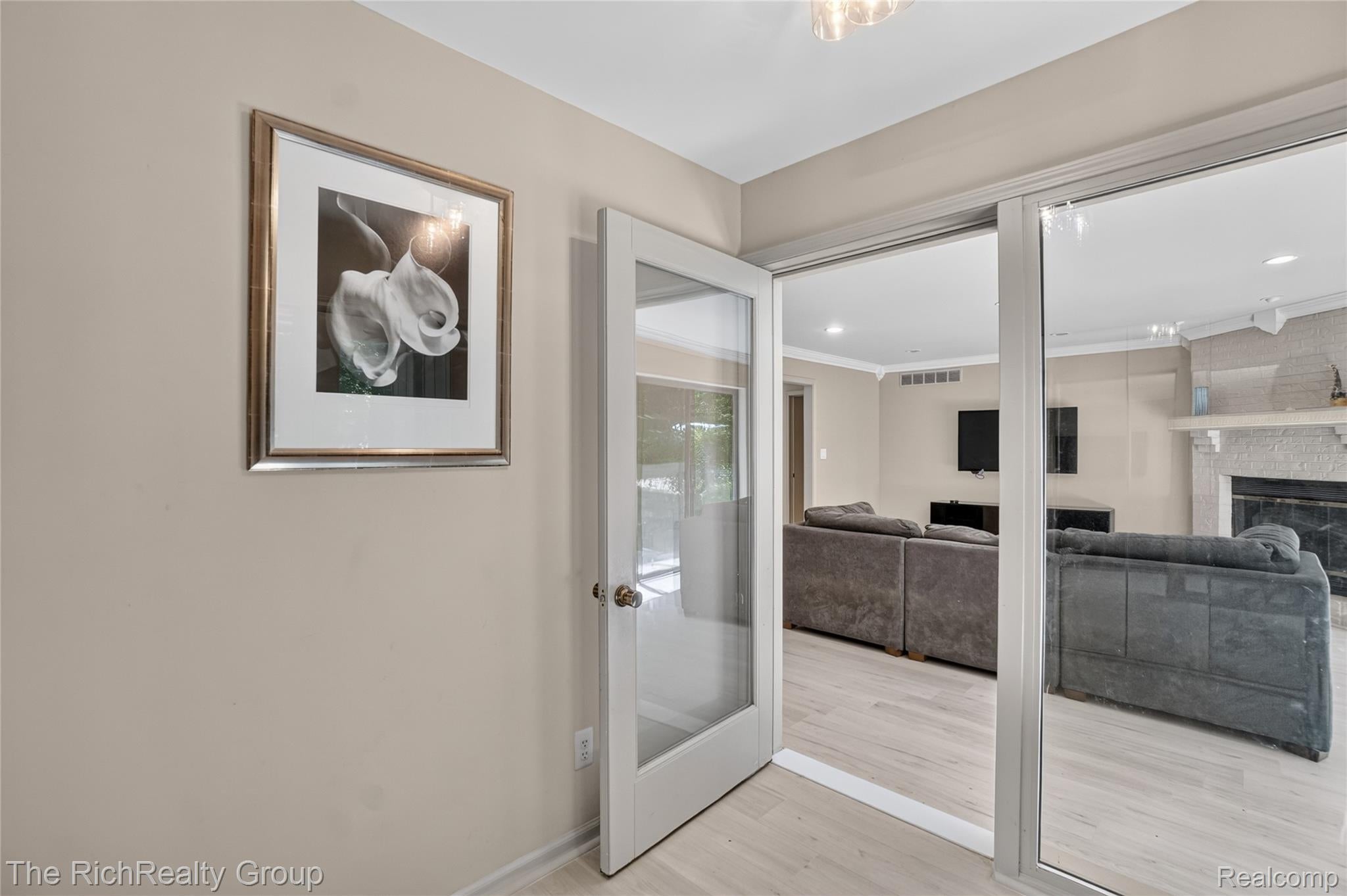 2300 Stoney Bluff