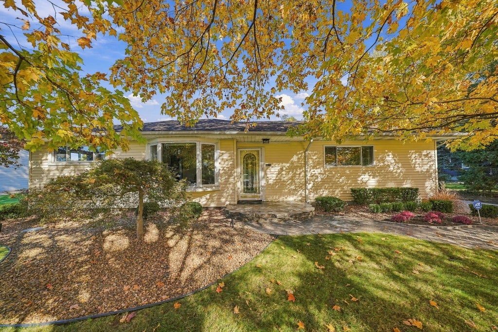 Photo of 29210 Terrence Street, Livonia City, MI 48154 (MLS # 81026056543)