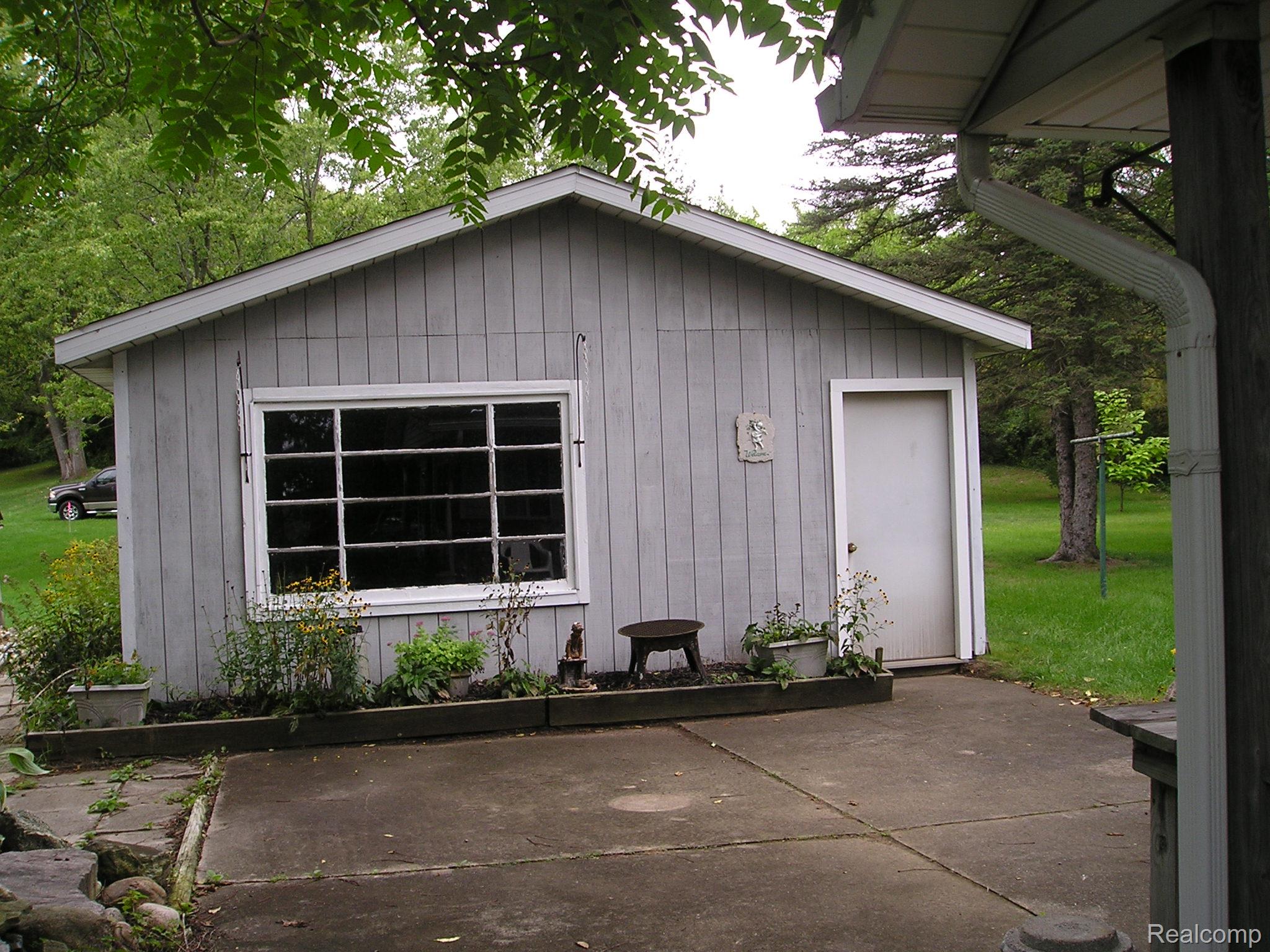 855 N Van Dyke Road N