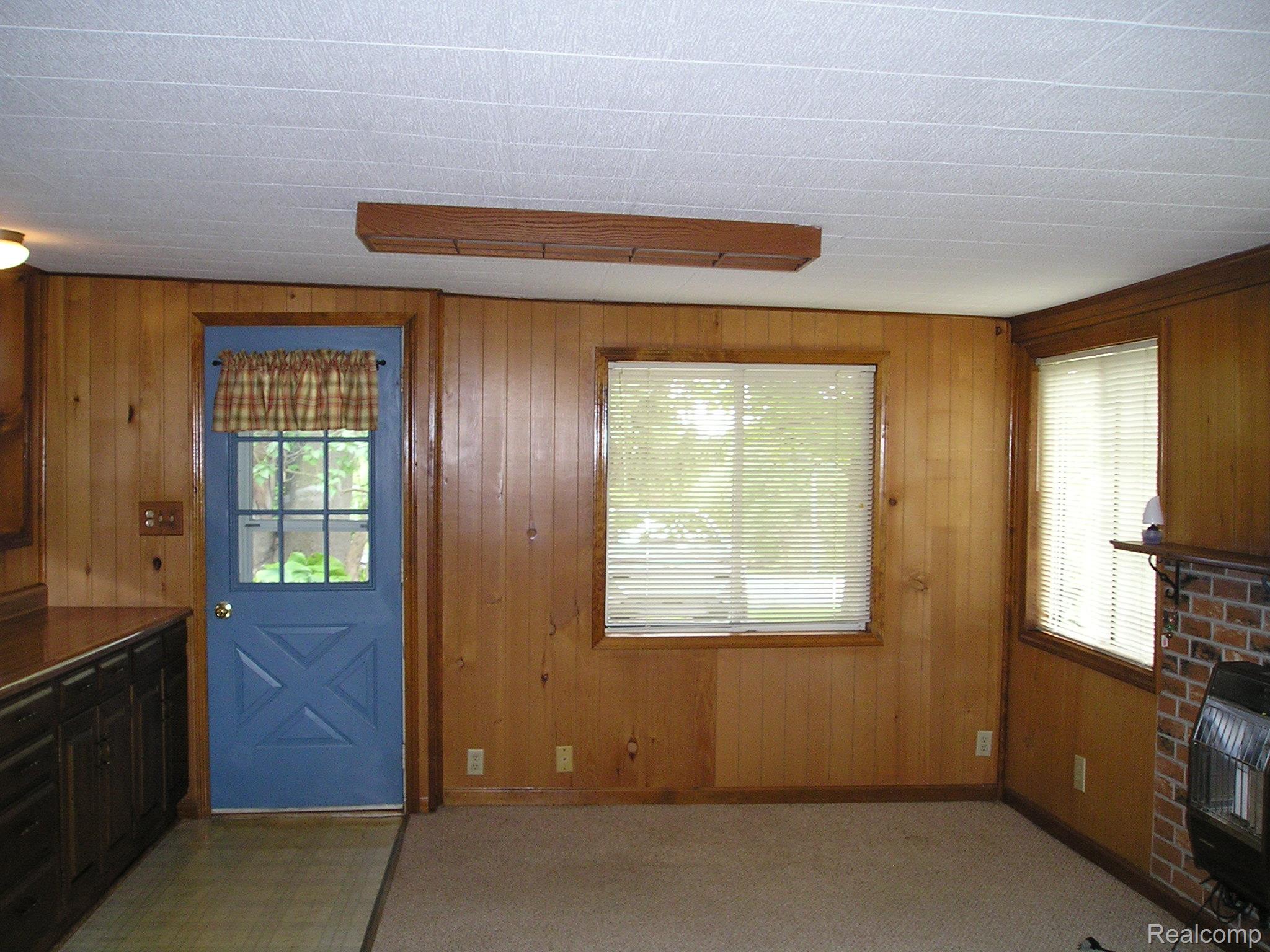 855 N Van Dyke Road N