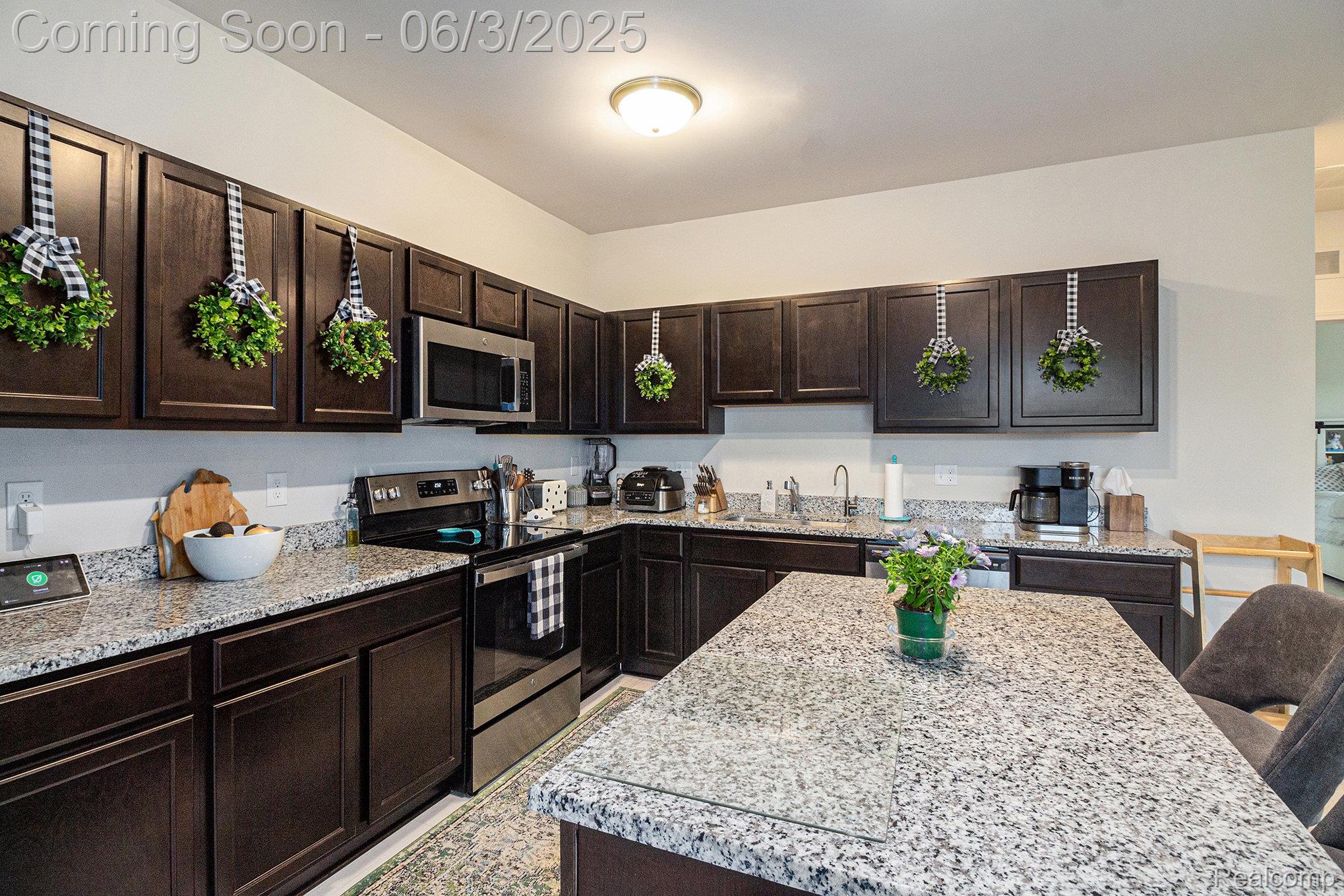 9777 Ridge Run Street 67