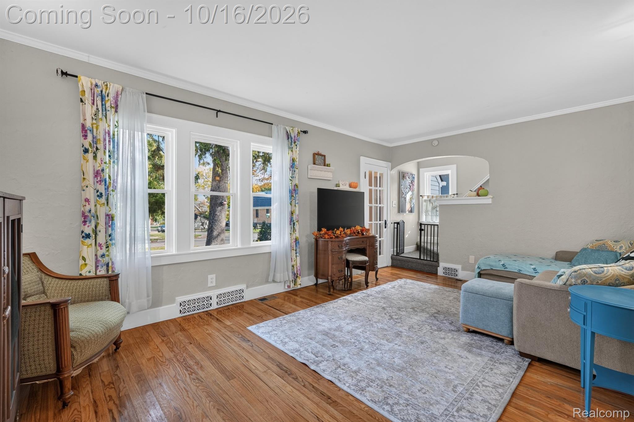 208 E South Holly Road