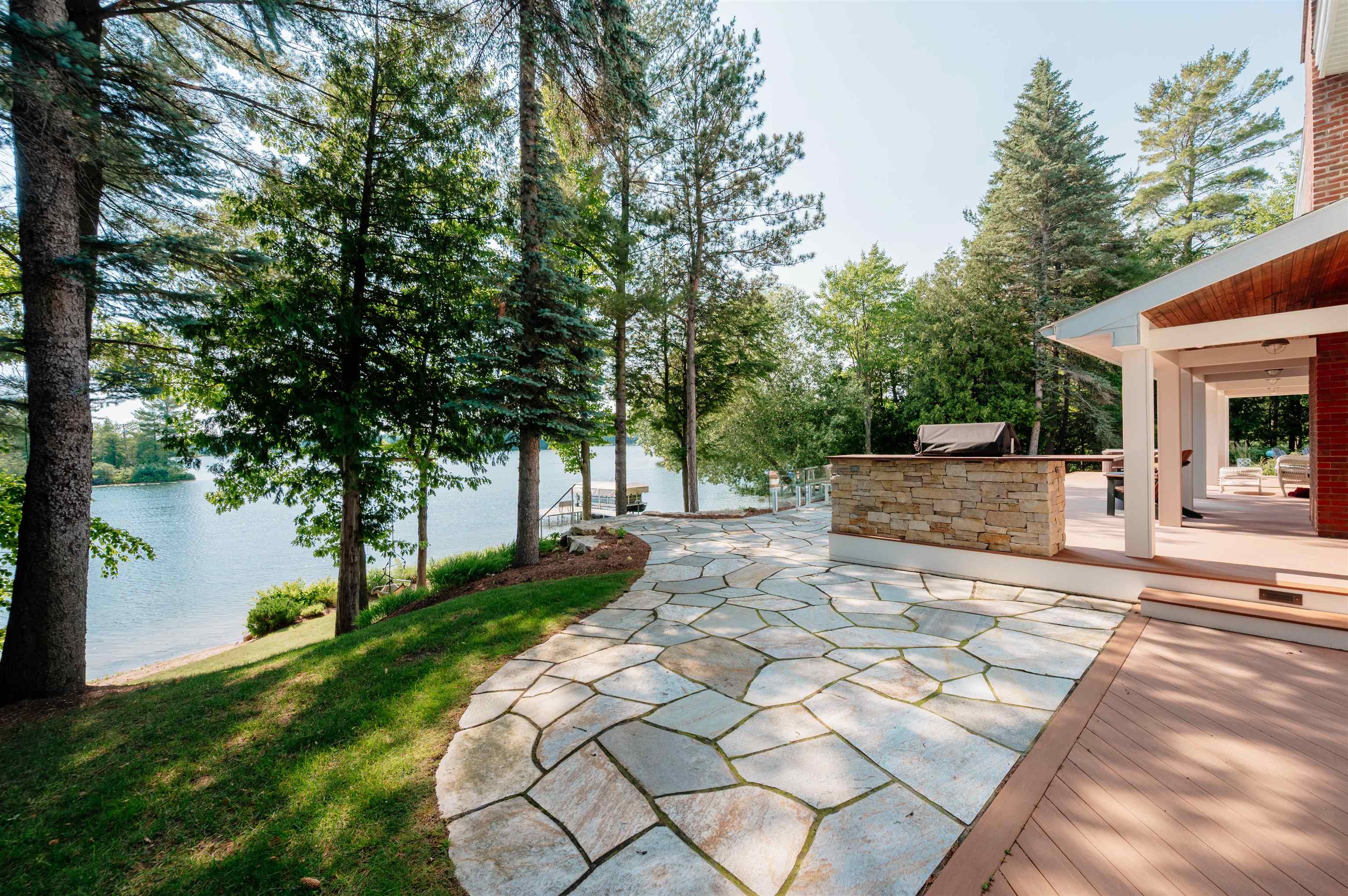 477 Bradfield Lane