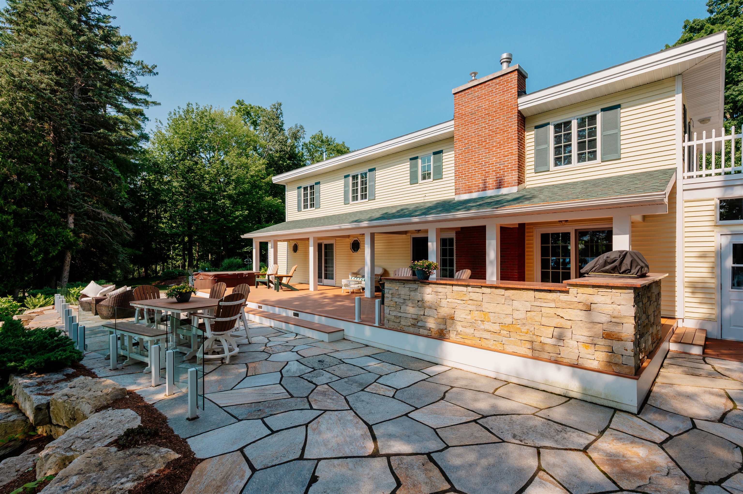 477 Bradfield Lane