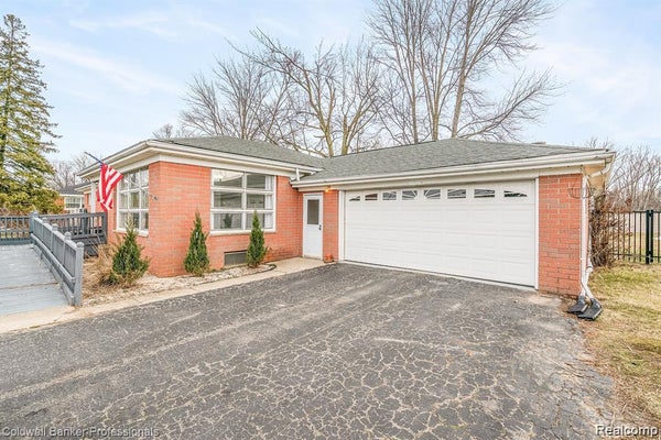 7851 HAGGERTY RD, VAN BUREN TOWNSHIP, MI 48111 - Image 6898c19f4f14ee3481e78e238447bb81/3759745304