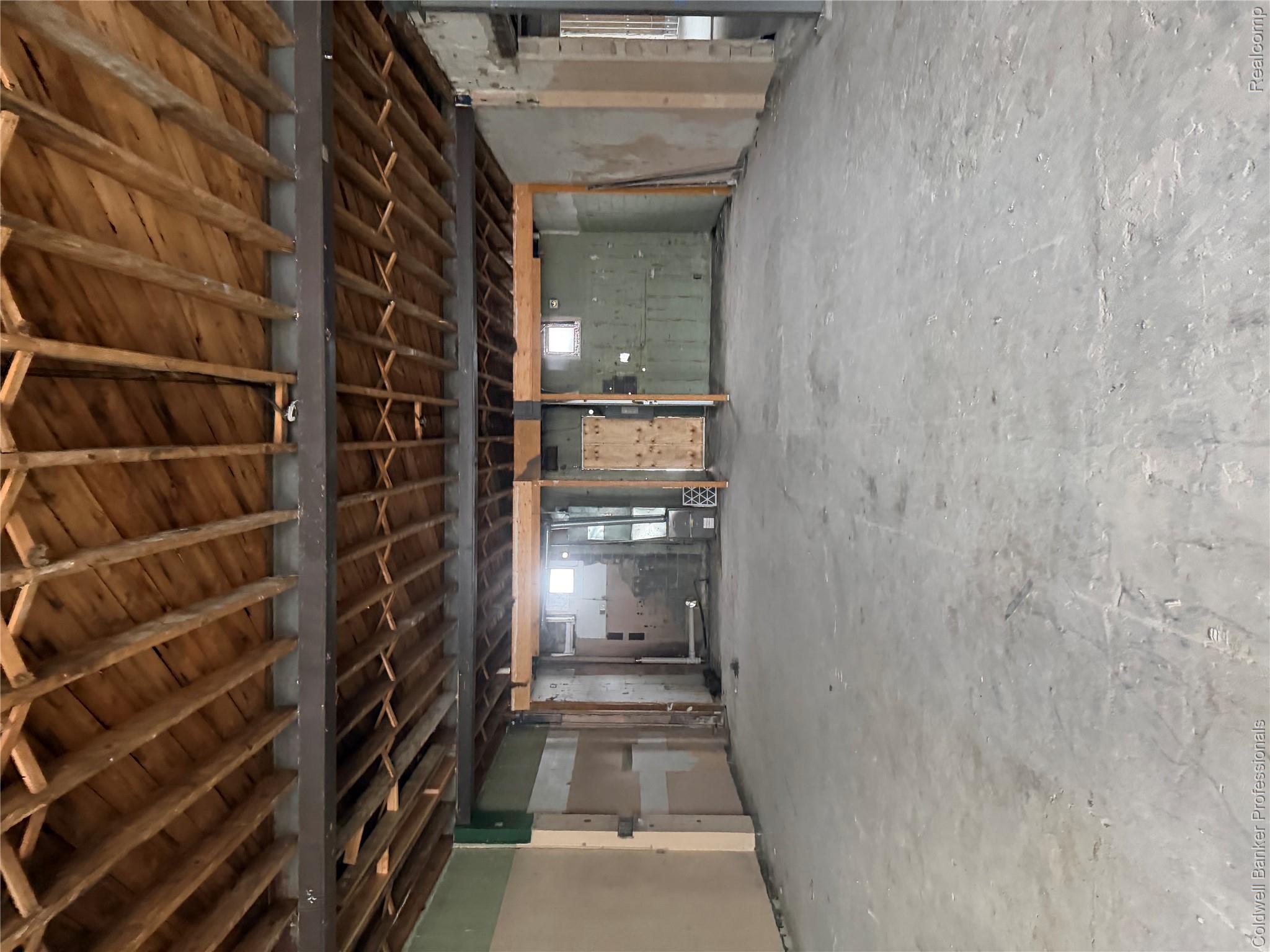 118 E Grand River Avenue