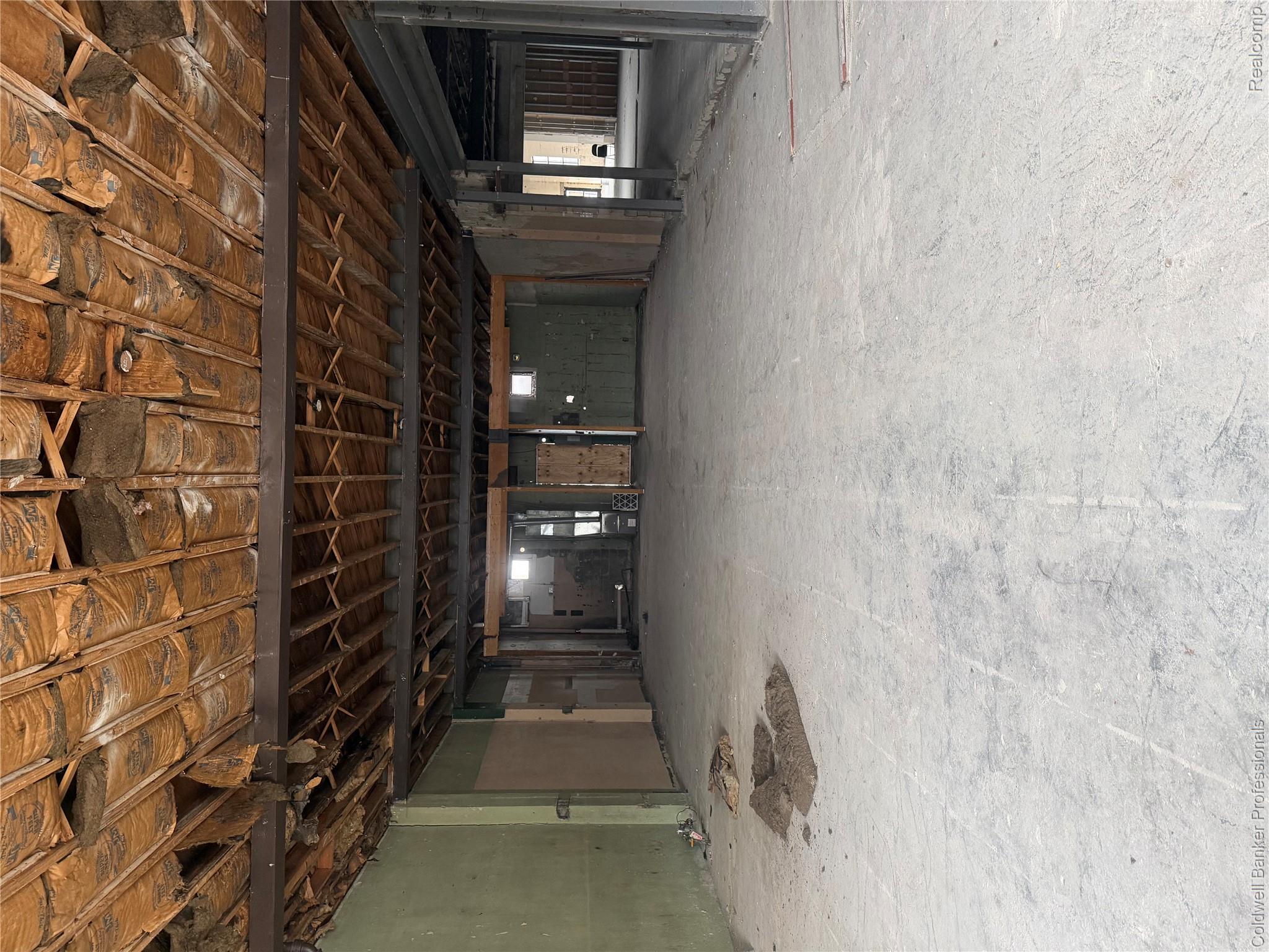 118 E Grand River Avenue