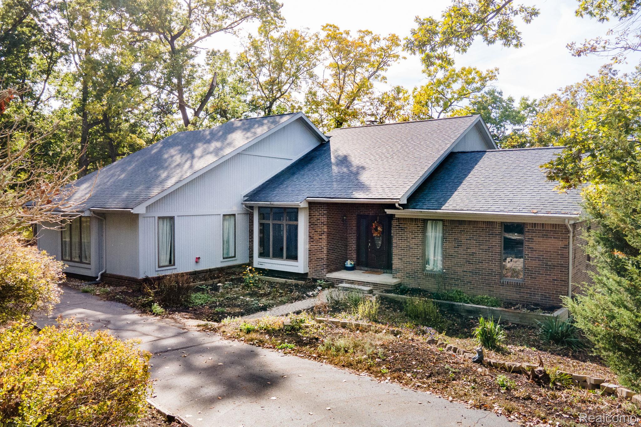 5550 N Rochester Road