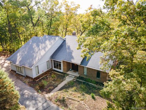 5550 N Rochester Road Oakland Charter Township MI 48306