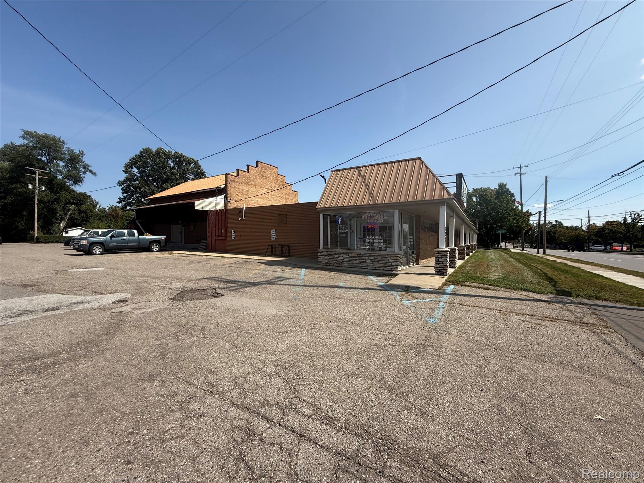320 W Flint Street
