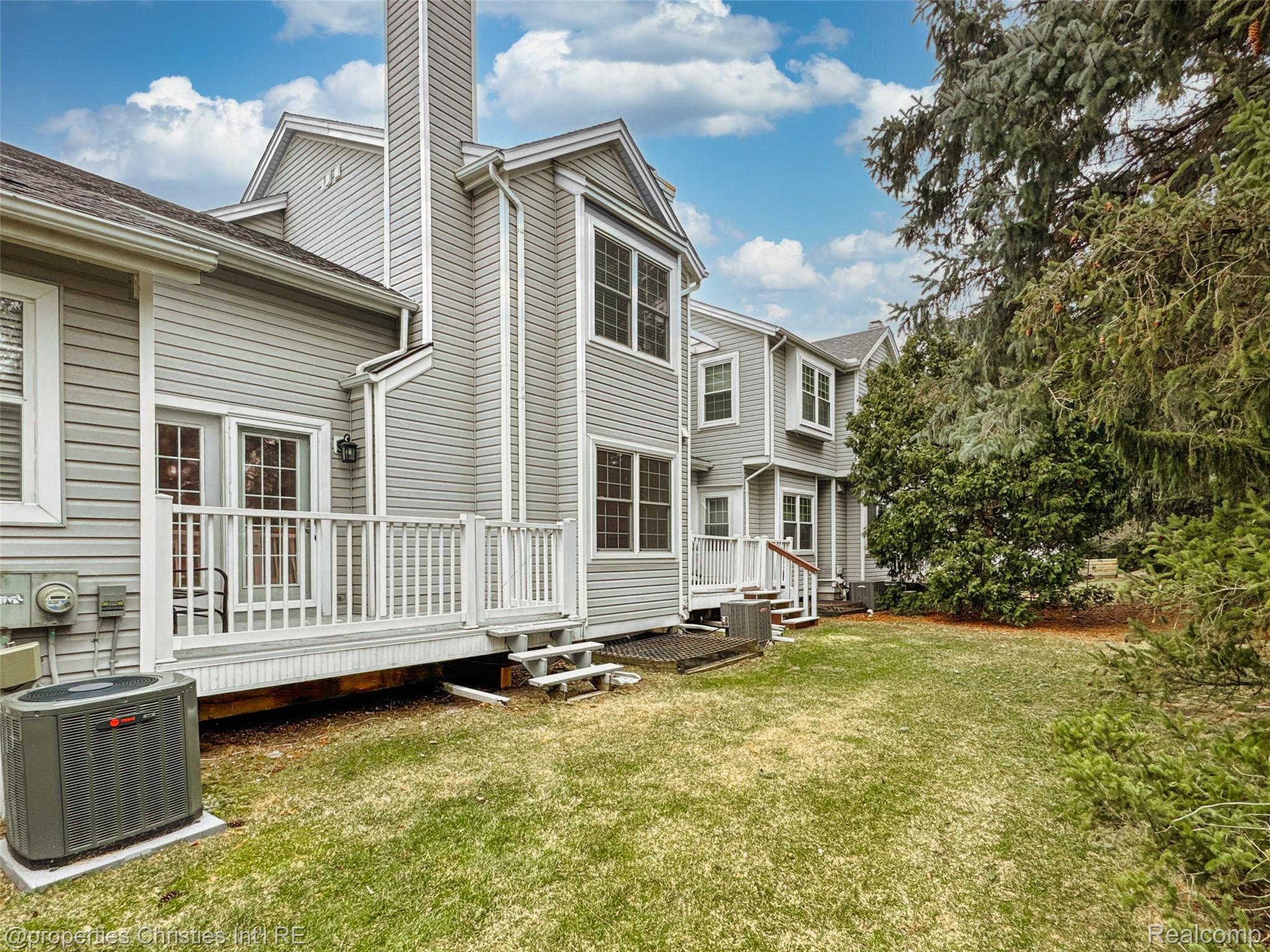 1144 Fairways Boulevard