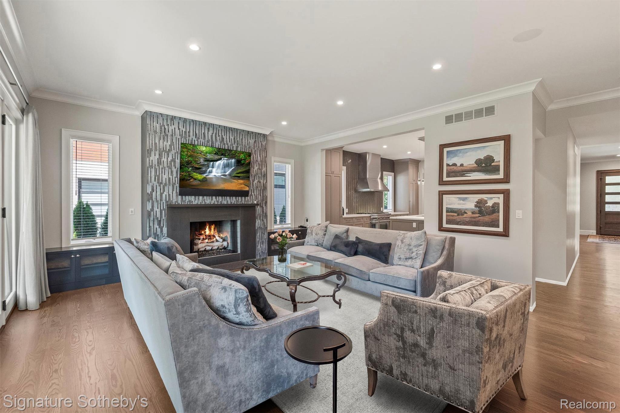 1295 Lakeside Drive