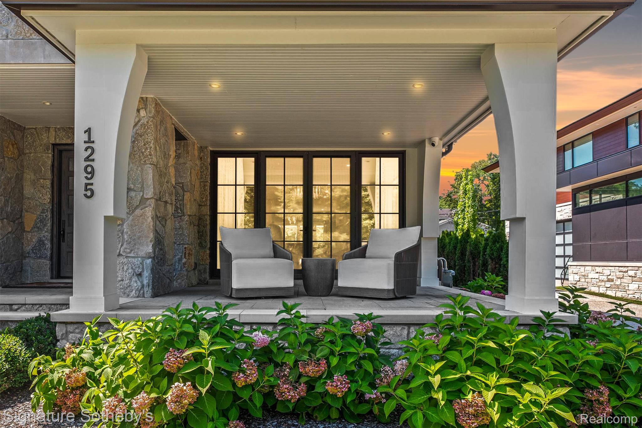 1295 Lakeside Drive