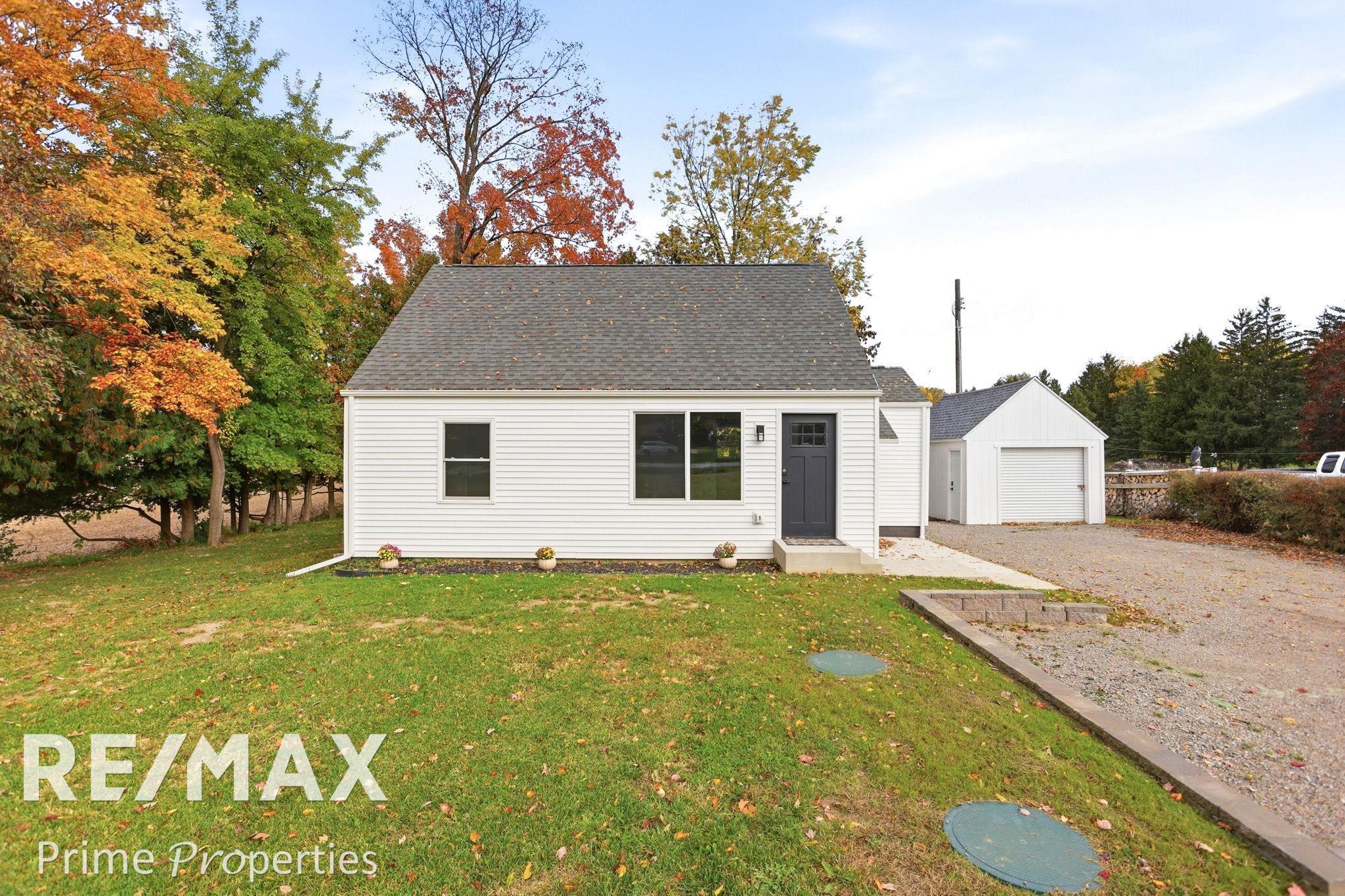 1658 W Gilford Road