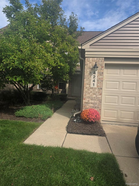 Photo for 4241 Hunters Circle West Circle W