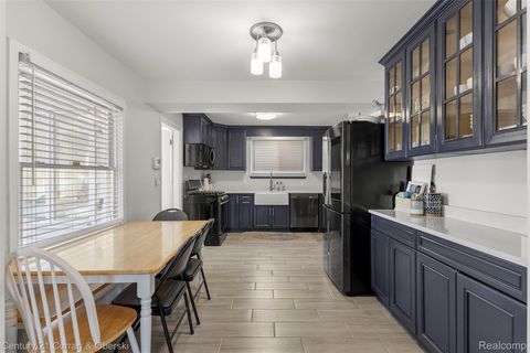 Tiny photo for 431 S SILVERY Lane, Dearborn City, MI 48124 (MLS # 20261021674)