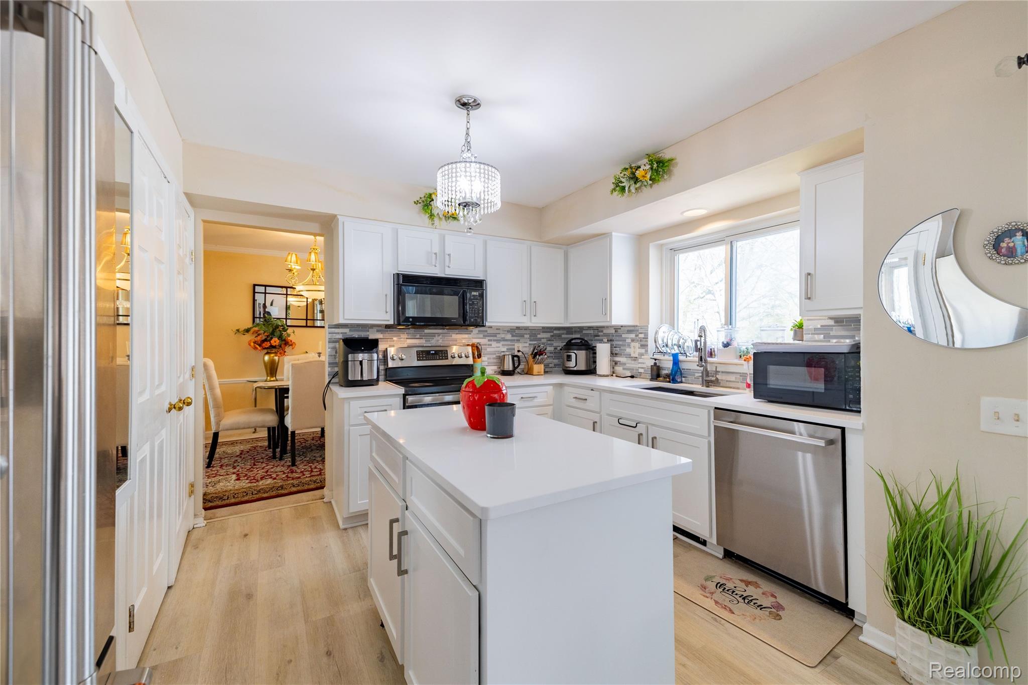 425 Thornridge Court