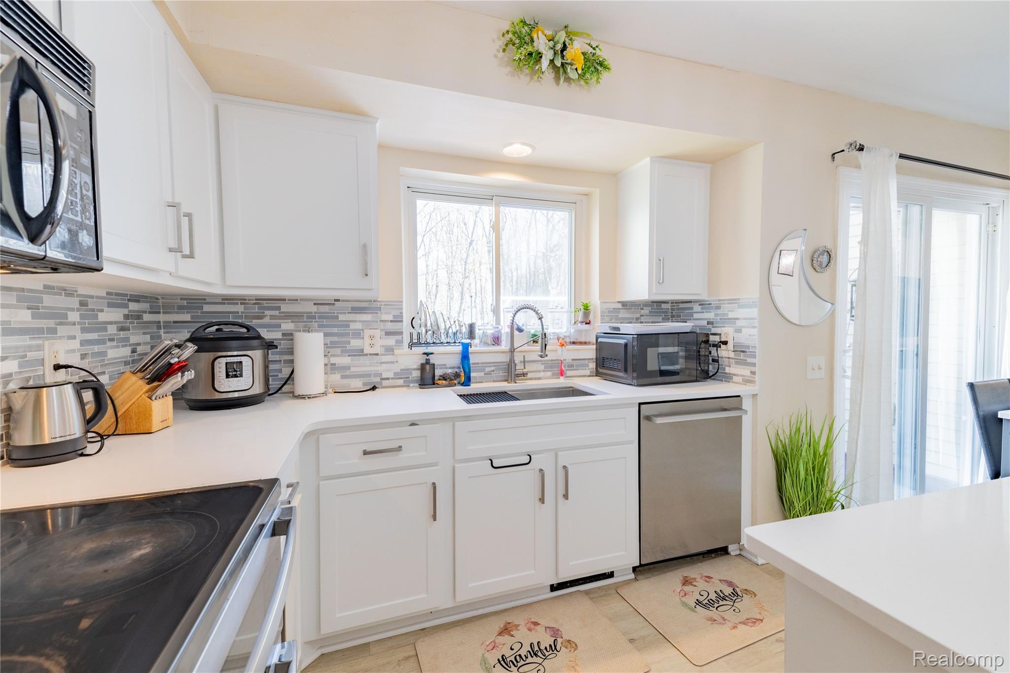 425 Thornridge Court