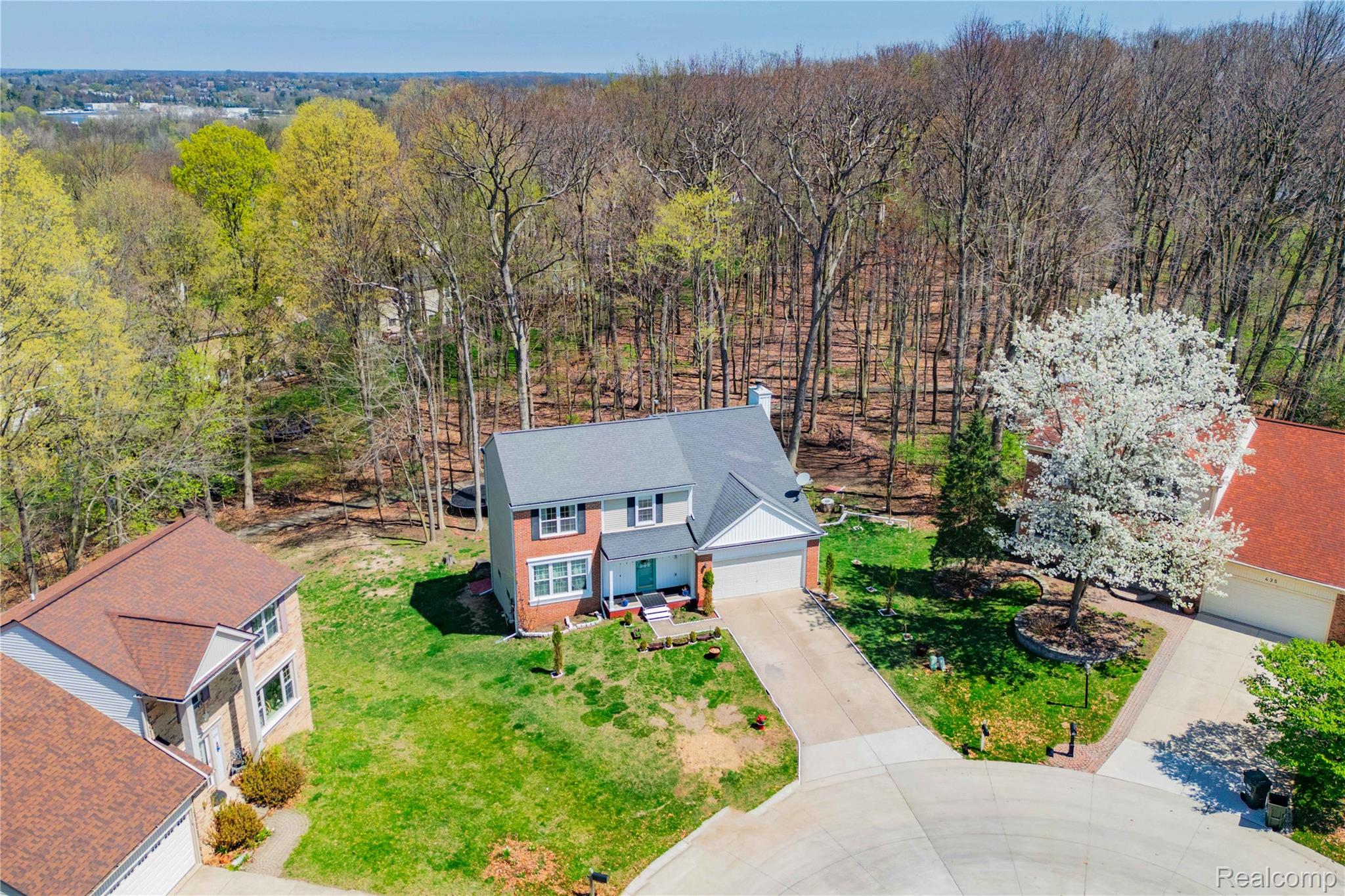 425 Thornridge Court