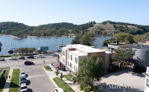 218 S Harbor 201 Grand Haven City MI 49417