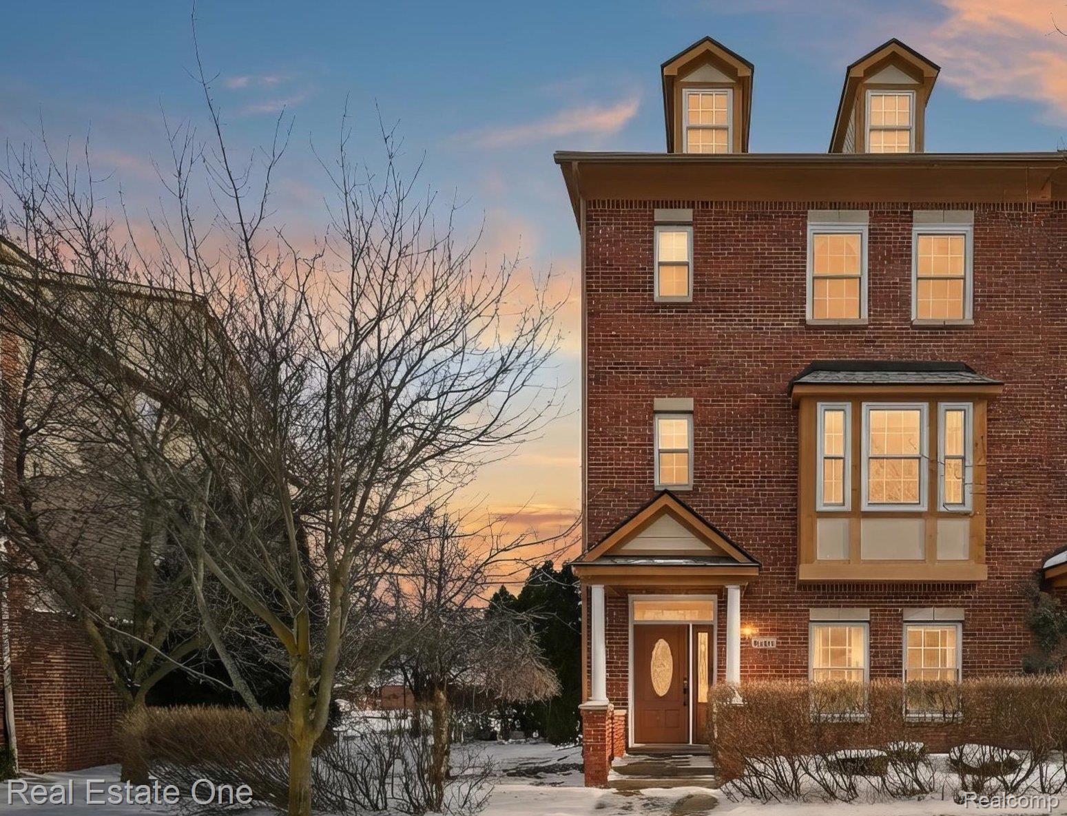 1615 Town Commons Drive