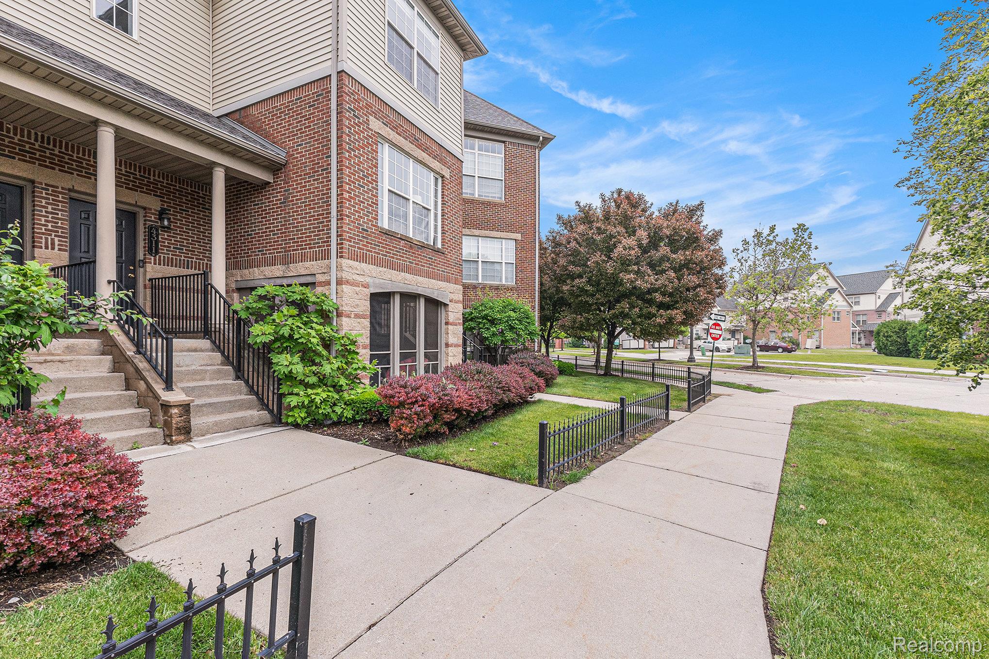 4311 MIRACLES Boulevard 22