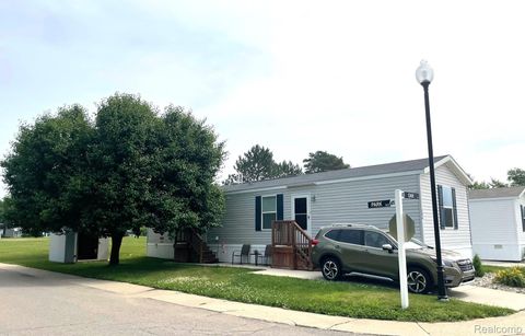 186 Oak Ave Highland Charter Township MI 48357