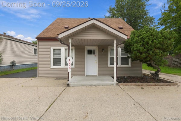 19559 E 14 MILE RD, CLINTON TOWNSHIP, MI 48035 - Image 68cf4ed5098a6c69f36664f1ea1a2d9b/3622674305