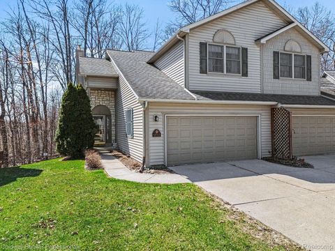 252 Stratford Lane Orion Charter Township MI 48360