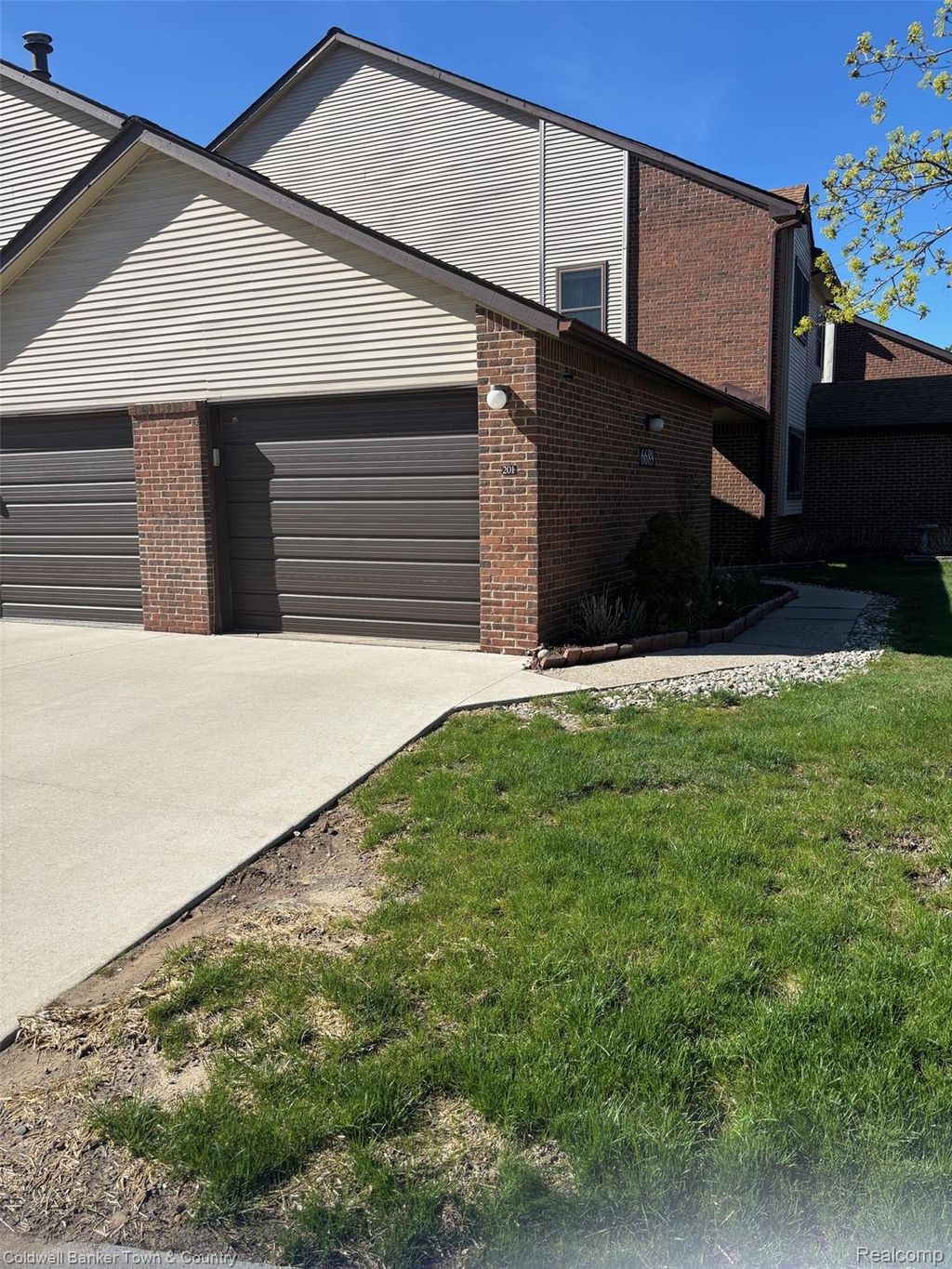 Photo of 6689 Ridgefield Circle #201, West Bloomfield Charter Township, MI 48322 (MLS # 20261027539)