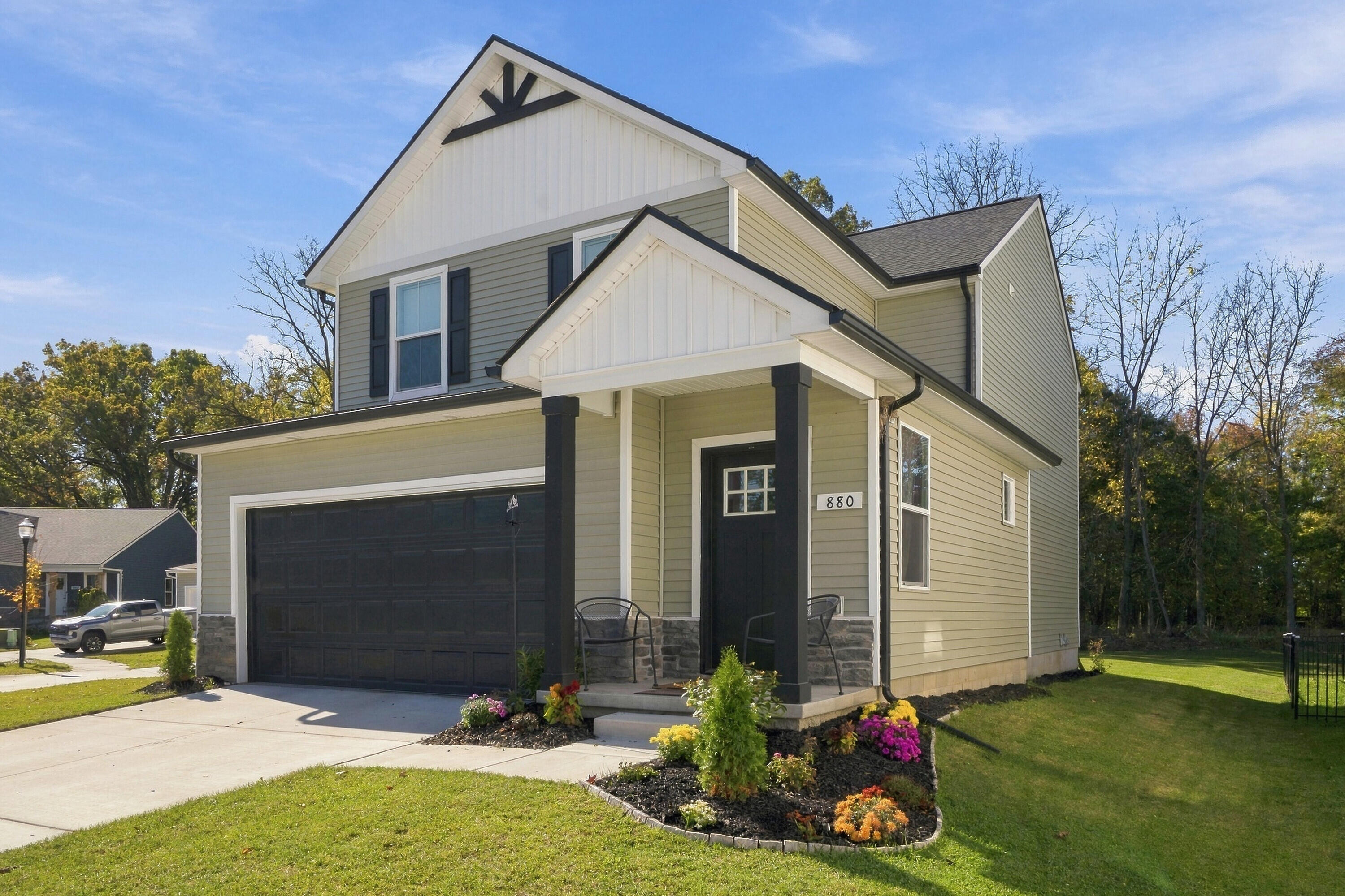 880 Machnik Drive