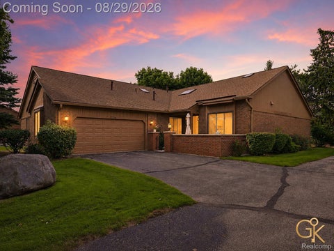 Photo of 2216 London Bridge Drive, Rochester Hills City, MI 48307 (MLS # 20261068576)